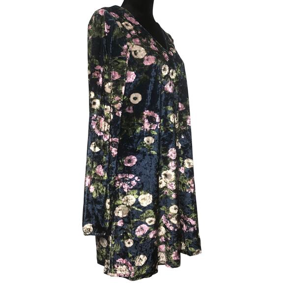 Loveriche Navy Mix Floral Velvet Dress - Size Medium - Picture 5 of 13
